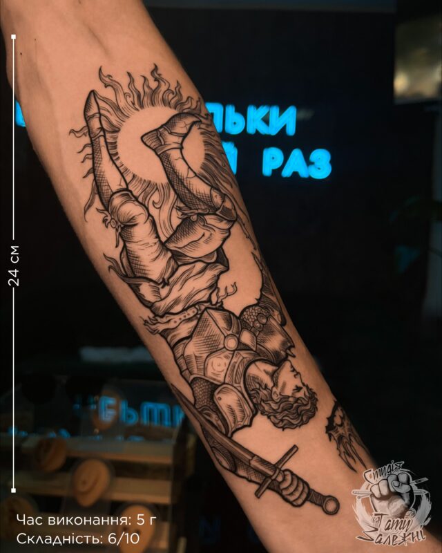 Татуювання, в якому кожна деталь має своє місце 🖤

Складна композиція з великою кількістю елементів, тонких ліній та промальовки. Робота, яка потребує максимальної уваги до деталей, щоб усі частини виглядали гармонійно разом.
Для запису та консультації тобі сюди:
 📍вул.Островського,2
 📱+38 066 155 78 41 /приходь у студію/пиши до Direct 
#тату #татукропивницький #татуювання #татузалежні